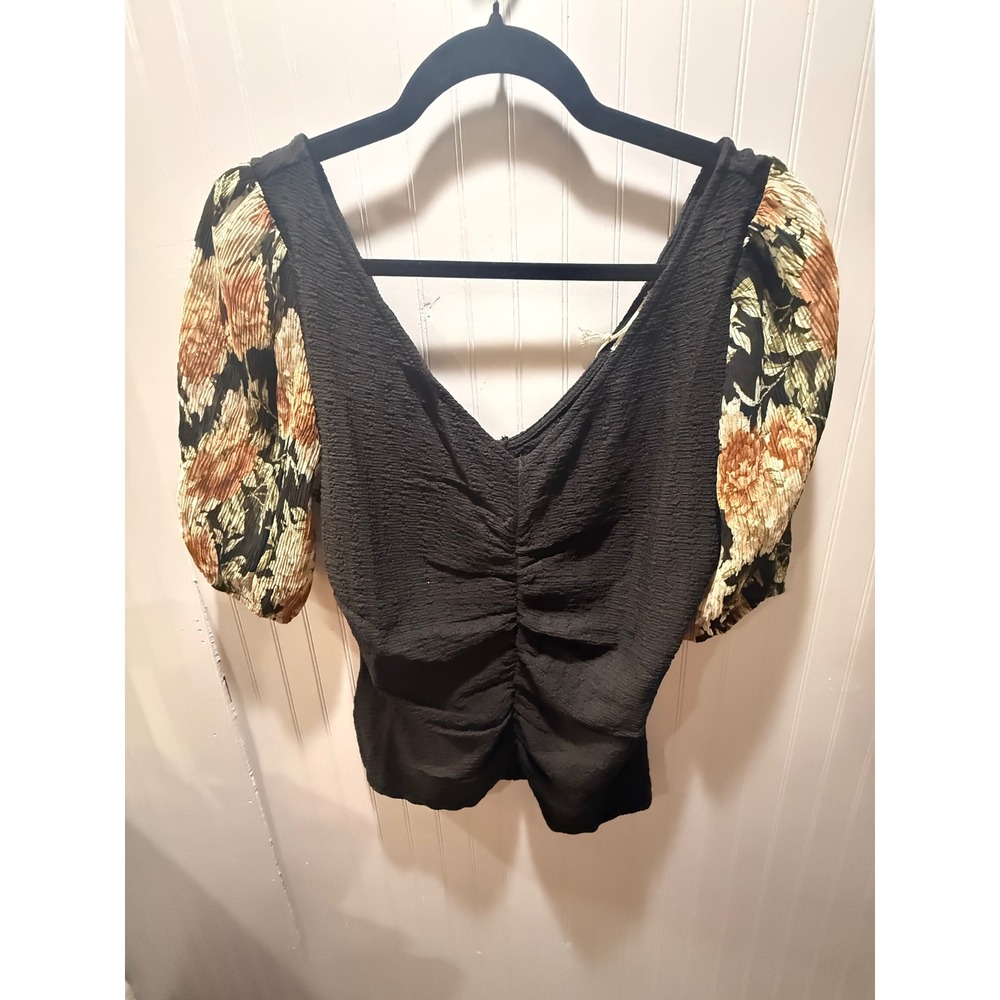 Andthewhy Floral Puff Sleeve Ruched V-Neck Textured‎ Blouse Black Small NWT
